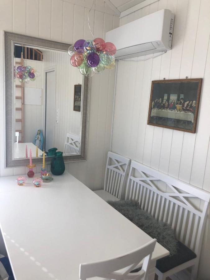 Lyseren Waterfront Cabin Omberg エクステリア 写真