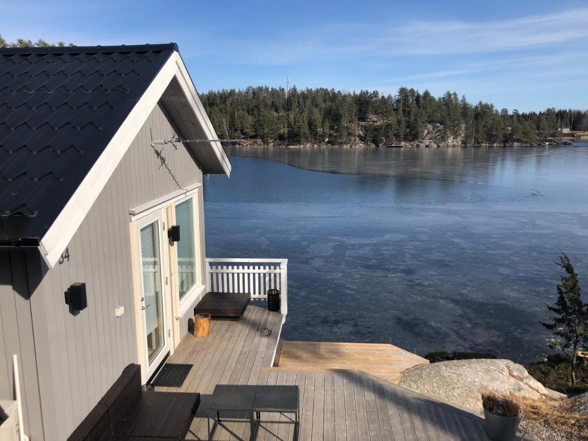 Lyseren Waterfront Cabin Omberg エクステリア 写真